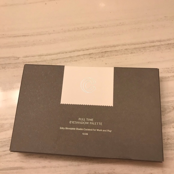 Eyeshadow palette - Picture 2 of 3